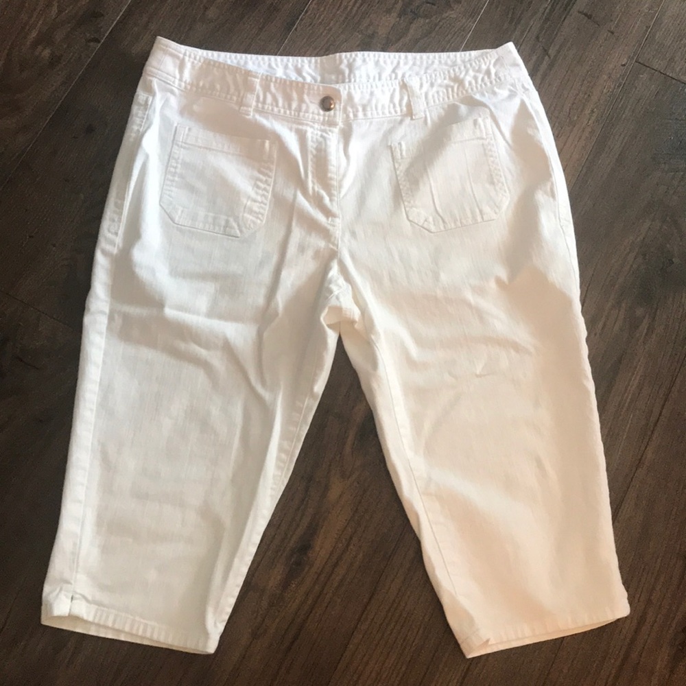 Skye’s the Limit Capri Pants White Size 12